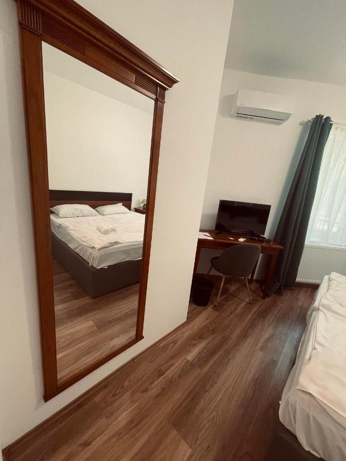 Fueredi Panzio Bed & Breakfast Tiszafured Ngoại thất bức ảnh