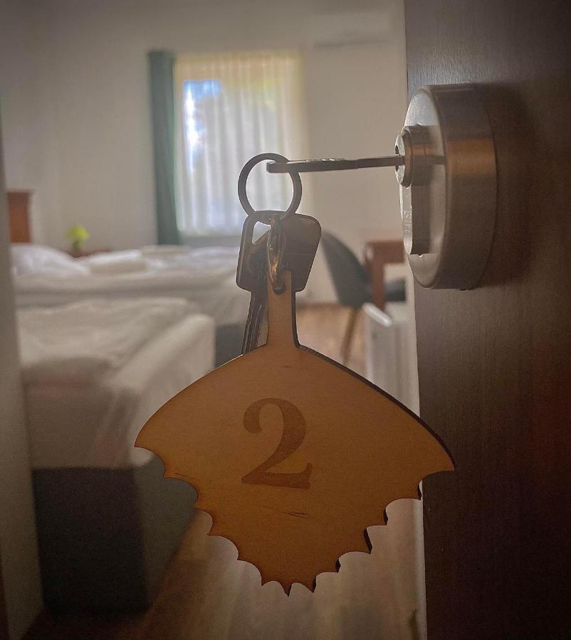 Fueredi Panzio Bed & Breakfast Tiszafured Ngoại thất bức ảnh